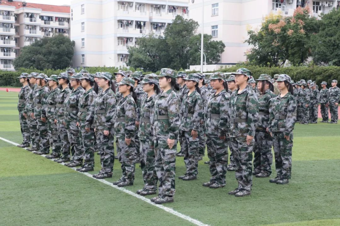范蠡商学院|迎新特辑：咔嚓！迷彩青春，定格美好瞬间