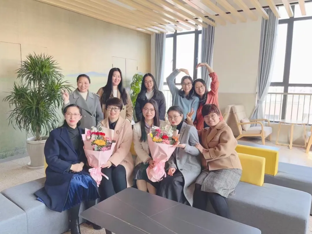 范蠡商学院| 情满三月天，致敬“她”力量