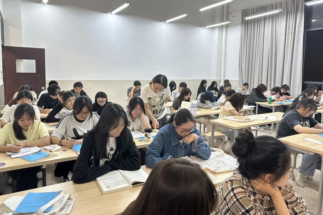 范蠡商学院｜认真学习的你，是校园最美的风景